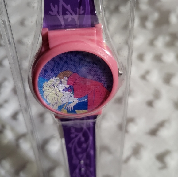 Vtg Fantasma Disney Bambi Pocahontas Oliver Hunchback Sleeping Beauty Watches main image 12
